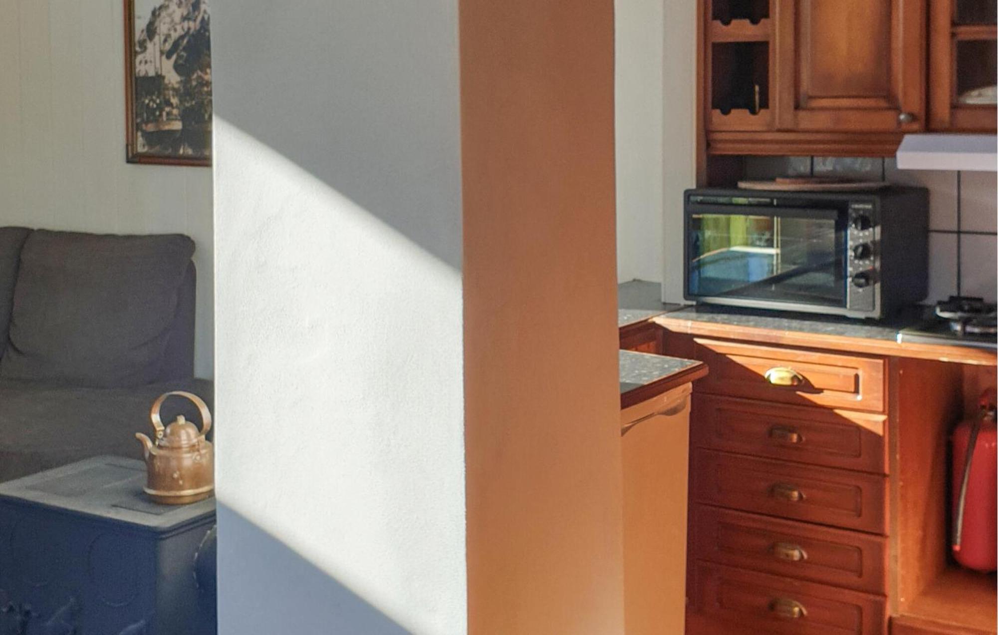 Beautiful Home In Vallavik With Kitchen Bu Екстериор снимка